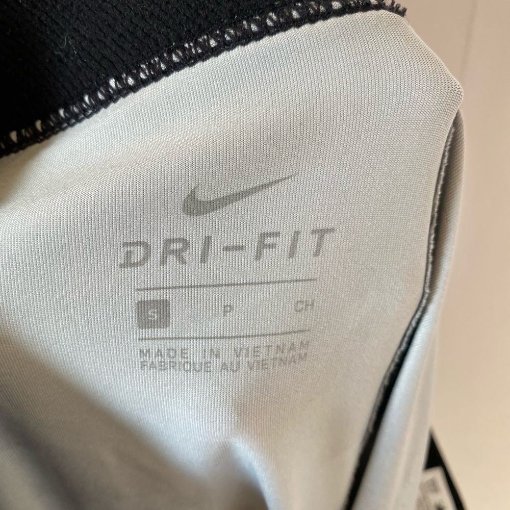 NIKE Pro Painted Palms Allover Print Capri Pant Leggings Gym Runing Compression - Picture 6 of 9